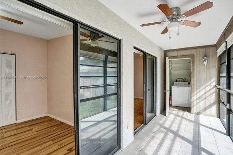 Condominio en alquiler en Tamarac, Florida, 2 dormitorios, 76.83 m2 № 2010453 - foto 18