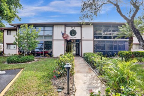 Condominio en Tamarac, Florida, 2 dormitorios  № 2010453