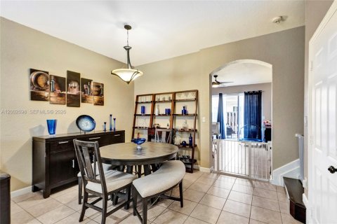 Townhouse in Miami, Florida 3 bedrooms, 163.32 sq.m. № 2066570 - photo 4