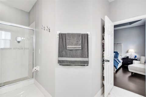 Townhouse in Miami, Florida 3 bedrooms, 163.32 sq.m. № 2066570 - photo 24