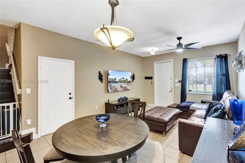 Townhouse in Miami, Florida 3 bedrooms, 163.32 sq.m. № 2066570 - photo 5