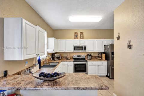 Townhouse in Miami, Florida 3 bedrooms, 163.32 sq.m. № 2066570 - photo 7