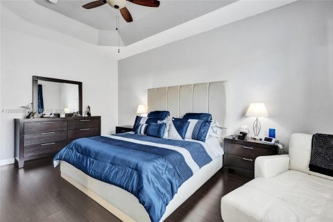 Townhouse in Miami, Florida 3 bedrooms, 163.32 sq.m. № 2066570 - photo 19