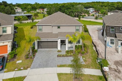 House in Kissimmee, Florida 8 bedrooms, 301.75 sq.m. № 1772085 - photo 2