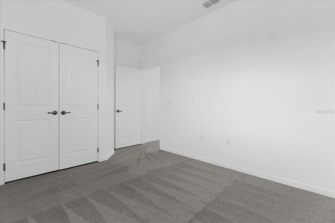 House in Kissimmee, Florida 8 bedrooms, 301.75 sq.m. № 1772085 - photo 11