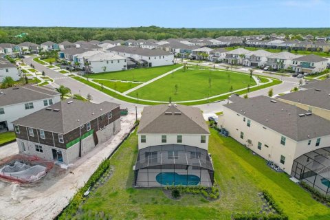 House in Kissimmee, Florida 8 bedrooms, 301.75 sq.m. № 1772085 - photo 3
