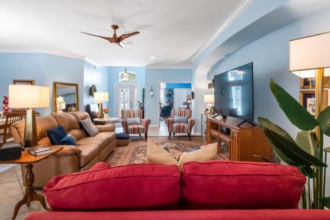 House in Clermont, Florida 3 bedrooms, 201.13 sq.m. № 2217260 - photo 8