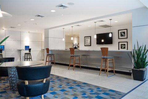 Condo in Miami, Florida, 2 bedrooms  № 2054286 - photo 26