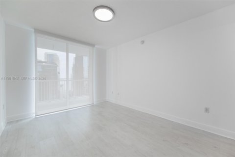 Condo in Miami, Florida, 2 bedrooms  № 2054286 - photo 13