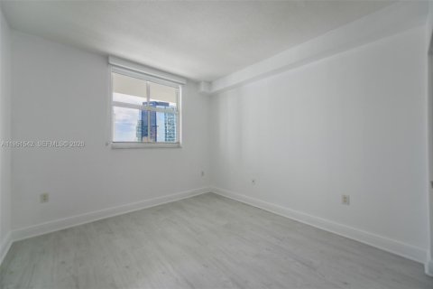 Condo in Miami, Florida, 2 bedrooms  № 2054286 - photo 16