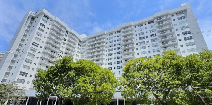 Condo à Hallandale Beach, Floride, 2 chambres  № 1987826