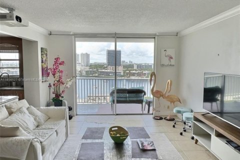 Copropriété à vendre à Hallandale Beach, Floride: 2 chambres, 121.79 m2 № 1987826 - photo 3