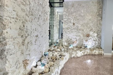 Copropriété à vendre à Hallandale Beach, Floride: 2 chambres, 121.79 m2 № 1987826 - photo 17