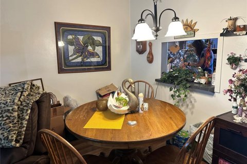Condo in Saint Petersburg, Florida, 1 bedroom  № 1829422 - photo 11