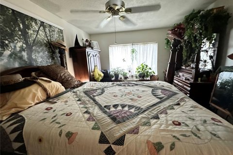 Condo in Saint Petersburg, Florida, 1 bedroom  № 1829422 - photo 9