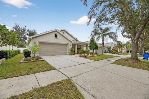 House in Seffner, Florida 4 bedrooms, 182.55 sq.m. № 2099260 - photo 2