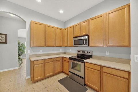 House in Seffner, Florida 4 bedrooms, 182.55 sq.m. № 2099260 - photo 11