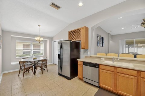 House in Seffner, Florida 4 bedrooms, 182.55 sq.m. № 2099260 - photo 9