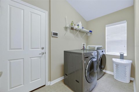 House in Seffner, Florida 4 bedrooms, 182.55 sq.m. № 2099260 - photo 27