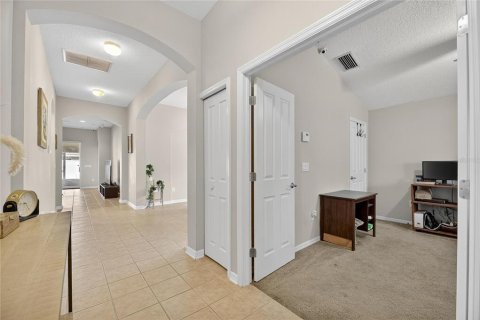 House in Seffner, Florida 4 bedrooms, 182.55 sq.m. № 2099260 - photo 7
