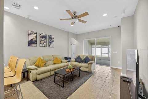House in Seffner, Florida 4 bedrooms, 182.55 sq.m. № 2099260 - photo 15