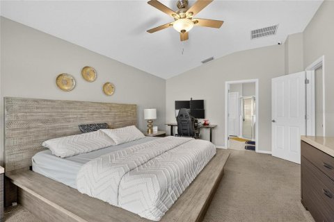 House in Seffner, Florida 4 bedrooms, 182.55 sq.m. № 2099260 - photo 19