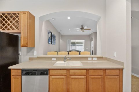 House in Seffner, Florida 4 bedrooms, 182.55 sq.m. № 2099260 - photo 14