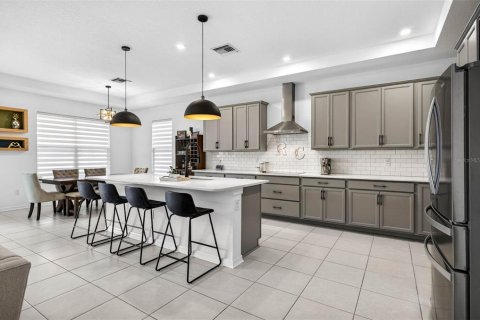 House in Wesley Chapel, Florida 4 bedrooms, 186.92 sq.m. № 2157307 - photo 4