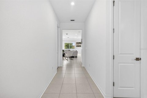 House in Wesley Chapel, Florida 4 bedrooms, 186.92 sq.m. № 2157307 - photo 8