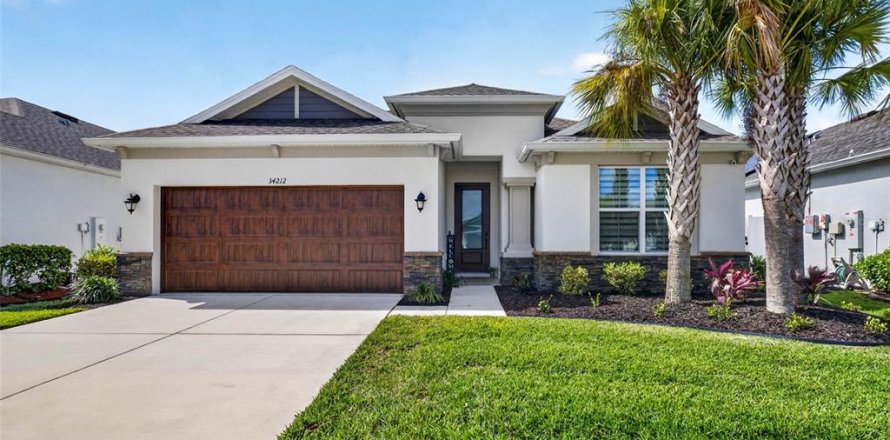 House in Wesley Chapel, Florida 4 bedrooms, 186.92 sq.m. № 2157307