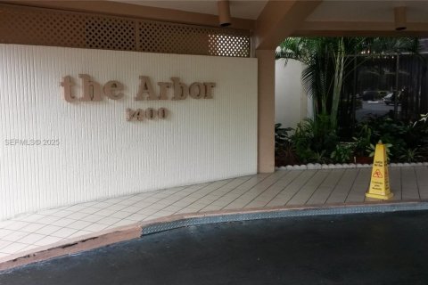 Copropriété à louer à Pembroke Pines, Floride: 2 chambres, 107.77 m2 № 1977375 - photo 1