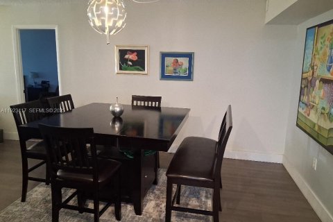 Copropriété à louer à Pembroke Pines, Floride: 2 chambres, 107.77 m2 № 1977375 - photo 6