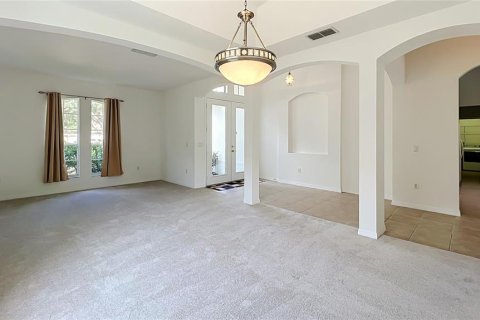 House in Orlando, Florida 5 bedrooms, 295.89 sq.m. № 2393470 - photo 6