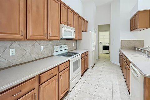 House in Orlando, Florida 5 bedrooms, 295.89 sq.m. № 2393470 - photo 10