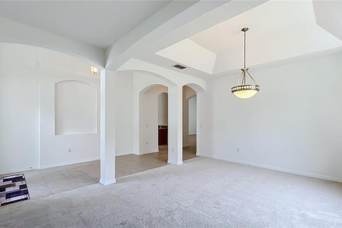 House in Orlando, Florida 5 bedrooms, 295.89 sq.m. № 2393470 - photo 7