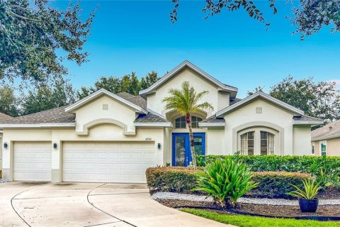 House in Orlando, Florida 5 bedrooms, 295.89 sq.m. № 2393470