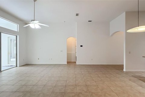 House in Orlando, Florida 5 bedrooms, 295.89 sq.m. № 2393470 - photo 19