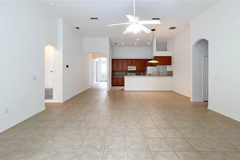 House in Orlando, Florida 5 bedrooms, 295.89 sq.m. № 2393470 - photo 17
