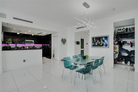 Copropriété à vendre à North Bay Village, Floride: 3 chambres, 162.86 m2 № 2014467 - photo 8