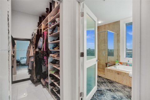 Copropriété à vendre à North Bay Village, Floride: 3 chambres, 162.86 m2 № 2014467 - photo 15