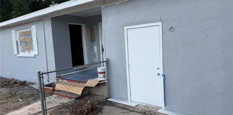 House in Belleview, Florida 5 bedrooms, 215.72 sq.m. № 2224832