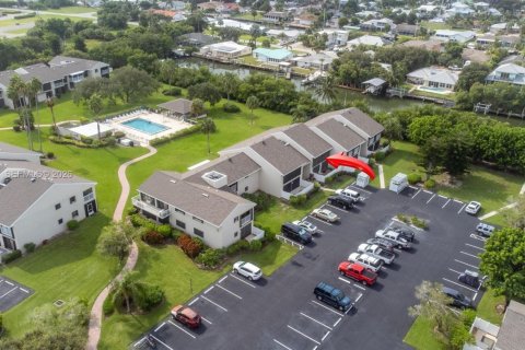 Купить кондоминиум в Сент-Луси, Флорида 2 спальни, 121.24м2, № 2022165 - фото 10