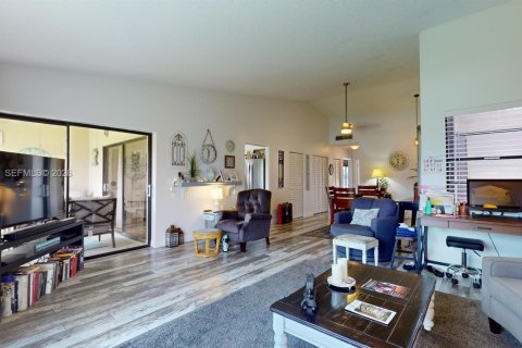 Купить кондоминиум в Сент-Луси, Флорида 2 спальни, 121.24м2, № 2022165 - фото 29