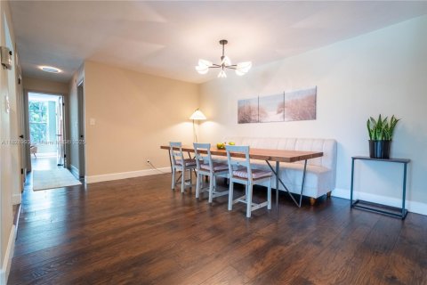 Condo in Plantation, Florida, 2 bedrooms  № 1814233 - photo 13