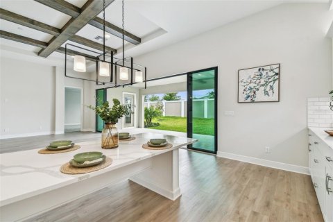 House in San Antonio, Florida 5 bedrooms, 291.53 sq.m. № 1629888 - photo 15