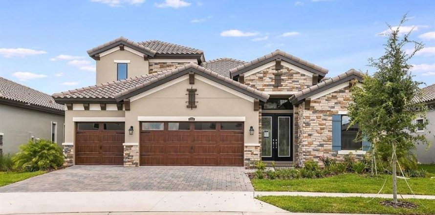 House in San Antonio, Florida 5 bedrooms, 291.53 sq.m. № 1629888