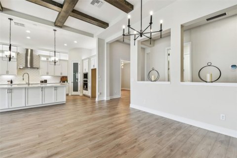 House in San Antonio, Florida 5 bedrooms, 291.53 sq.m. № 1629888 - photo 18