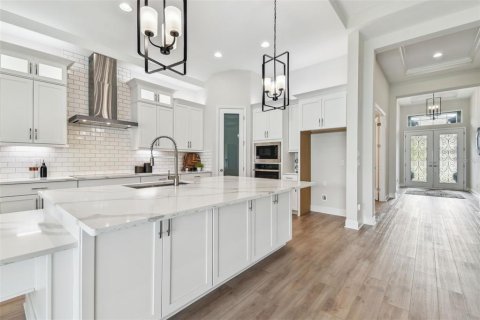 House in San Antonio, Florida 5 bedrooms, 291.53 sq.m. № 1629888 - photo 8