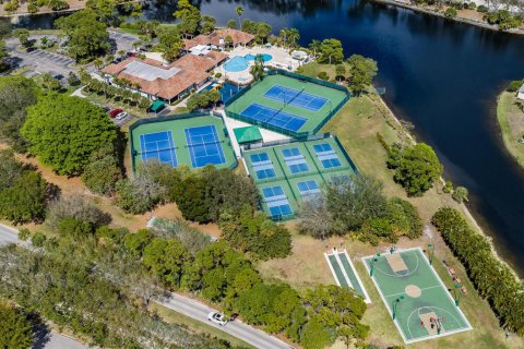 Villa ou maison à vendre à West Palm Beach, Floride: 4 chambres, 212 m2 № 2146430 - photo 30