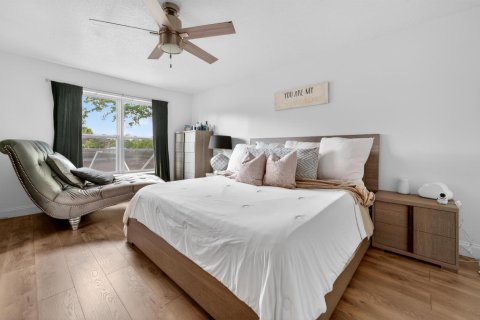 Villa ou maison à vendre à West Palm Beach, Floride: 4 chambres, 212 m2 № 2146430 - photo 9
